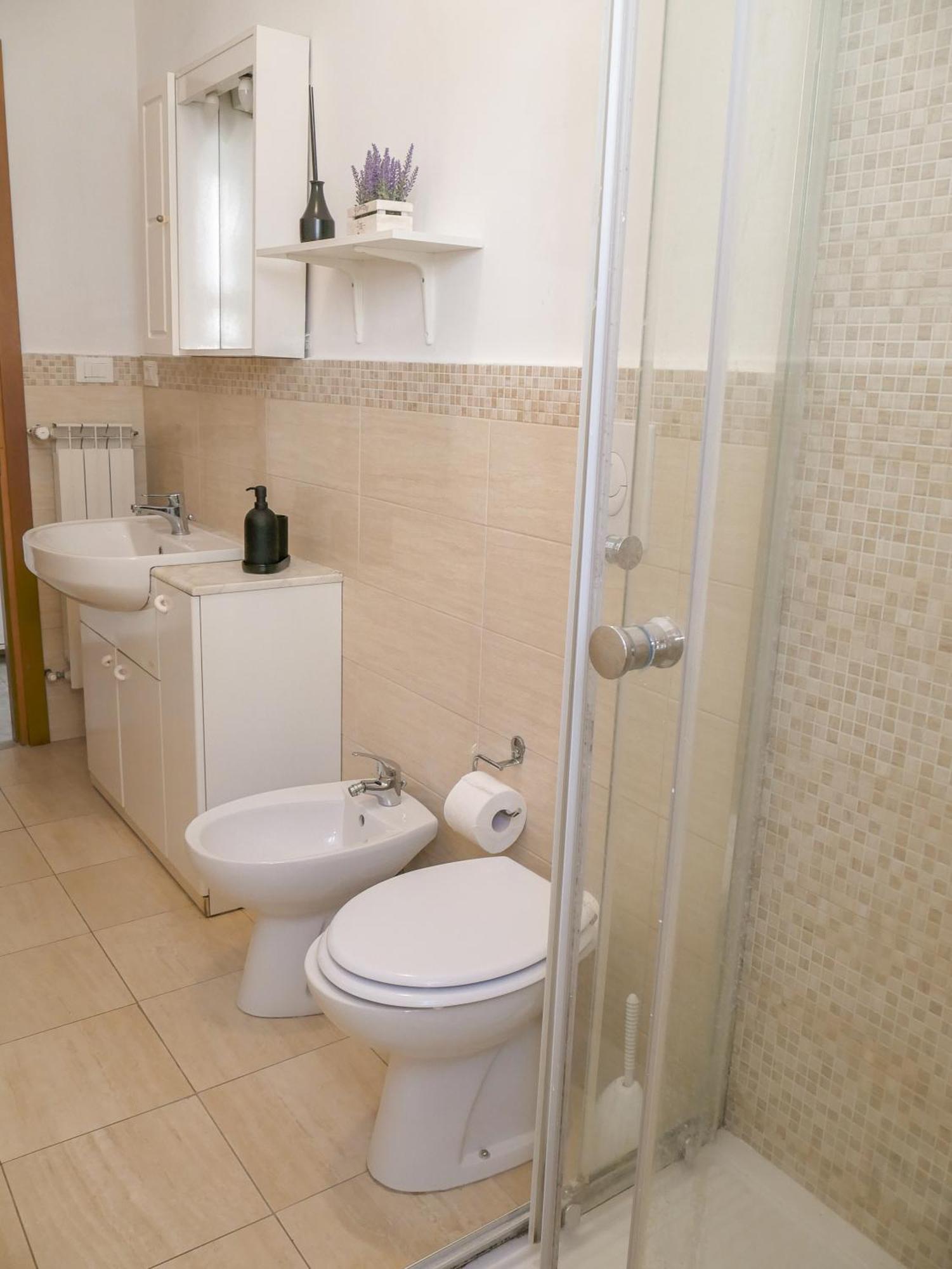 Modern 1 Bedroom Near Metro Rome Bagian luar foto